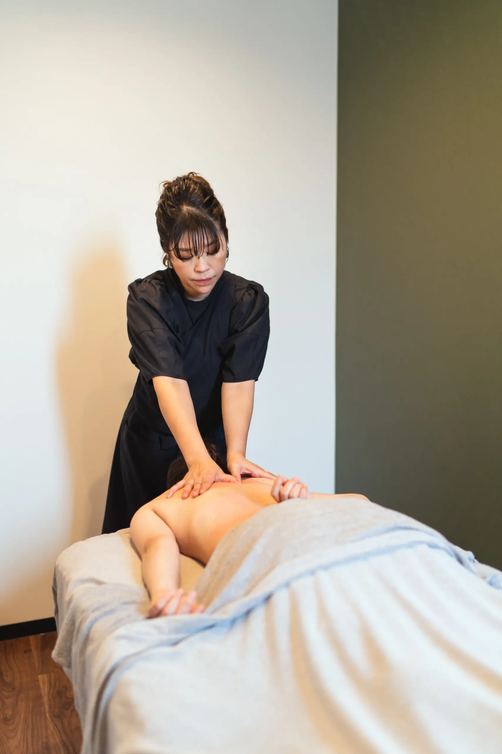 スウェディッシュマッサージで全身の巡りを整える。ボディケア