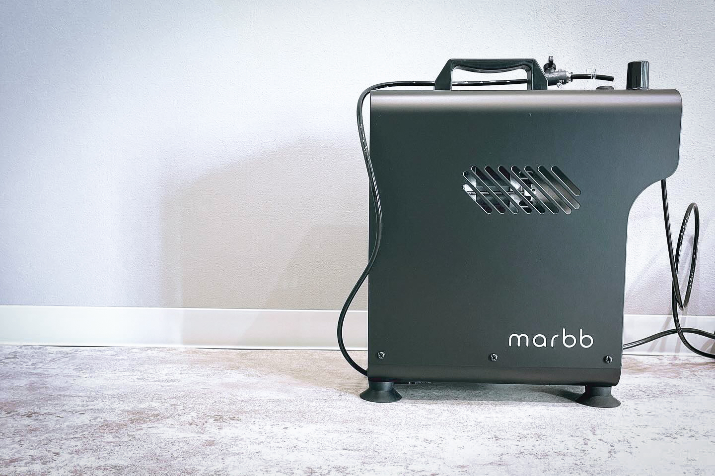 頭皮の汚れをすっきり落とす ナノバブルシステム 「marbb（マーブ）」